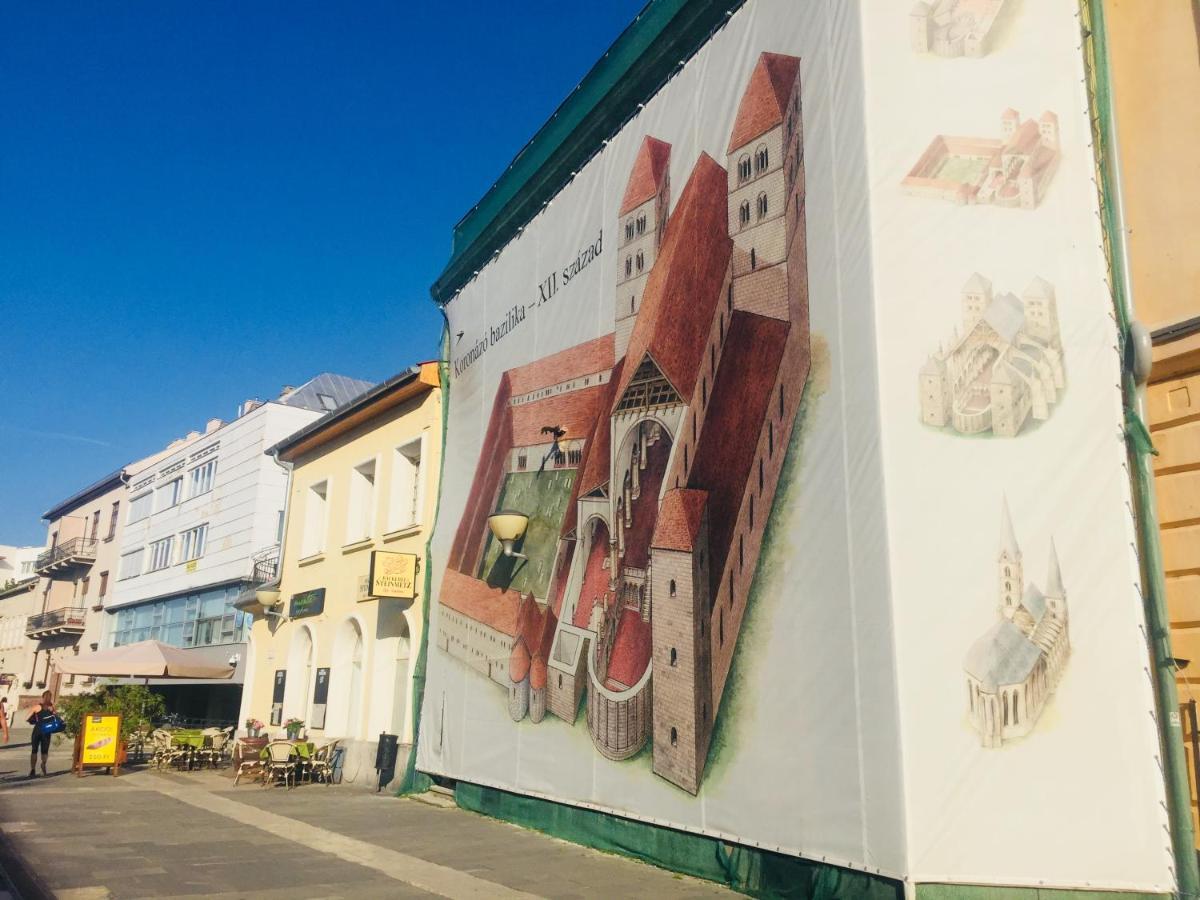 Apollo Inn ヴァレンツァ エクステリア 写真